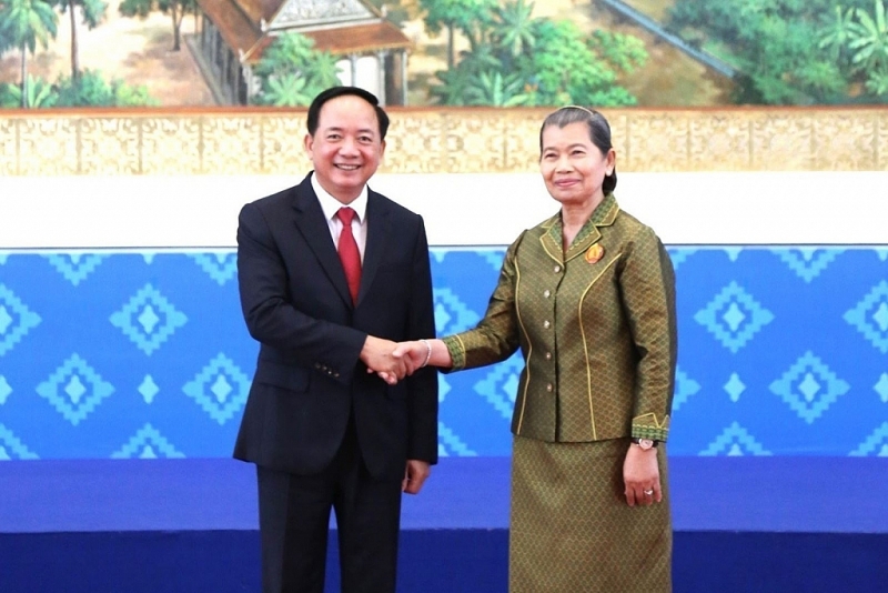 ជម្រុញការសម្របសម្រួលការងារឃោសនាអប់រំ និងចលនាមហាជនរវាងវៀតណាម និងកម្ពុជា ជម្រុញការសម្របសម្រួលការងារឃោសនាអប់រំ និងចលនាមហាជនរវាងវៀតណាម និងកម្ពុជា