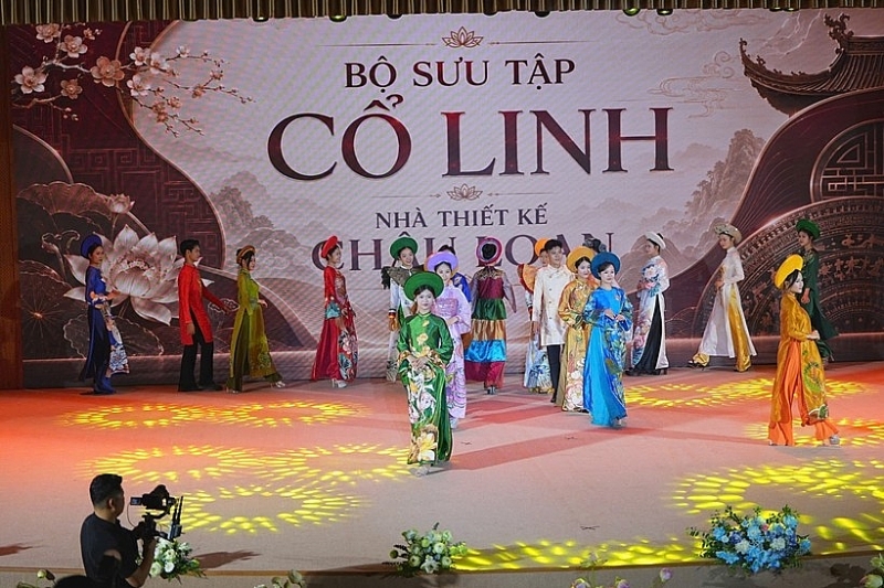 ទីក្រុង Hai Phong លើកតម្កើងបេតិកភណ្ឌអាវវែង តាមរយៈពិធីបុណ្យ 