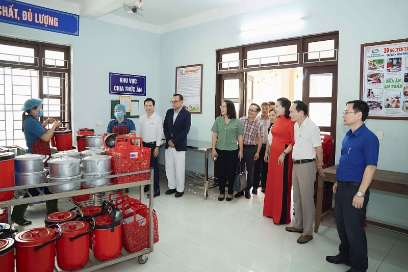 ខេត្ត Quang Tri ជំរុញអាហារូបត្ថម្ភតាមសាលារៀន៖ ការវិនិយោគសម្រាប់កុមារចាប់ពីរបបអាហារប្រចាំថ្ងៃ ខេត្ត Quang Tri ជំរុញអាហារូបត្ថម្ភតាមសាលារៀន៖ ការវិនិយោគសម្រាប់កុមារចាប់ពីរបបអាហារប្រចាំថ្ងៃ