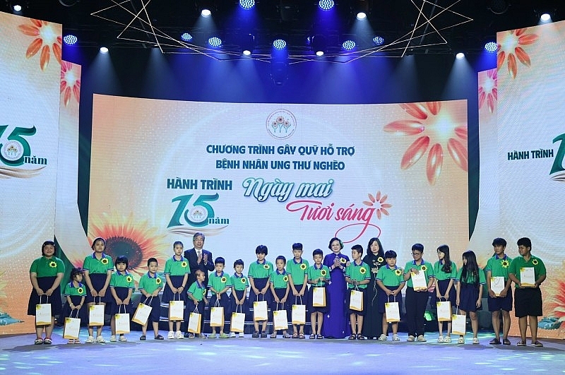 ថវិកាជិត ២.២៤០ ប៊ីលីយោនដុង គាំទ្រមូលនិធិជួយឧបត្ថម្ភអ្នកជំងឺមហារីកក្រីក្រ