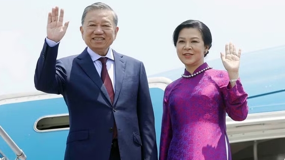 លោកអគ្គលេខាបក្ស ព្រមទាំងជាប្រធានរដ្ឋ លោក To Lam ព្រមទាំងលោកជំទាវ អញ្ជើញចាកចេញដំណើរទៅបំពេញទស្សនកិច្ចផ្លូវការនៅប្រទេសថៃ