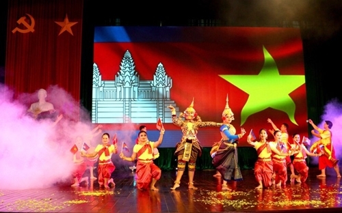 ការផ្លាស់ប្តូរសិល្បៈវៀតណាម-កម្ពុជា