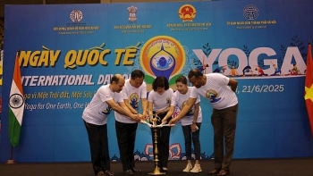 អបអរសាទរខួបលើកទី ១០ នៃទិវាយូហ្គាអន្តរជាតិ