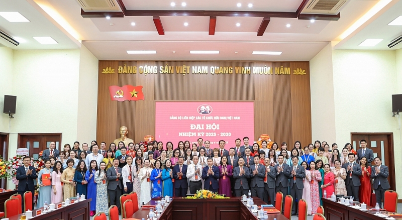 គណៈកម្មាធិការបក្សនៃសម្ព័ន្ធអង្គការមិត្តភាពវៀតណាមអាណត្តិឆ្នាំ ២០២៥ - ២០៣០៖ នវានុវត្តន៍ វិជ្ជាជីវៈ បង្កើតការទូតប្រជាជនក្លាហាន ទំនើប និងមានប្រសិទ្ធភាព