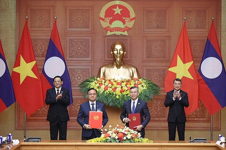វៀតណាម និងឡាវ ប្រគល់ទទួលឯកសារសហប្រតិបត្តិការសំខាន់ៗជាច្រើន