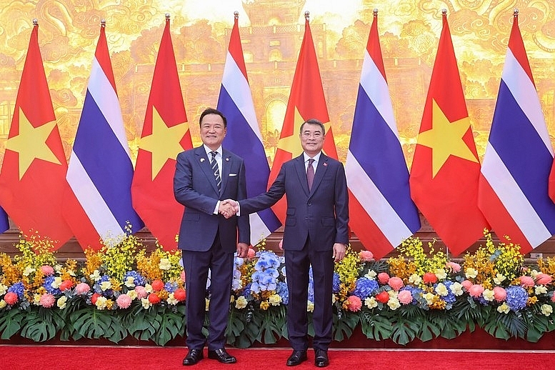 នាយករដ្ឋមន្ត្រី Le Minh Hung ធ្វើកិច្ចពិភាក្សាទ្វេភាគីជាមួយនាយករដ្ឋមន្ត្រីថៃ៖ ឆ្ពោះទៅរកទំហំពាណិជ្ជកម្មទ្វេភាគីចំនួន ៥០ ប៊ីលីយូនដុល្លារអាមេរិក នាយករដ្ឋមន្ត្រី Le Minh Hung ធ្វើកិច្ចពិភាក្សាទ្វេភាគីជាមួយនាយករដ្ឋមន្ត្រីថៃ៖ ឆ្ពោះទៅរកទំហំពាណិជ្ជកម្មទ្វេភាគីចំនួន ៥០ ប៊ីលីយូនដុល្លារអាមេរិក