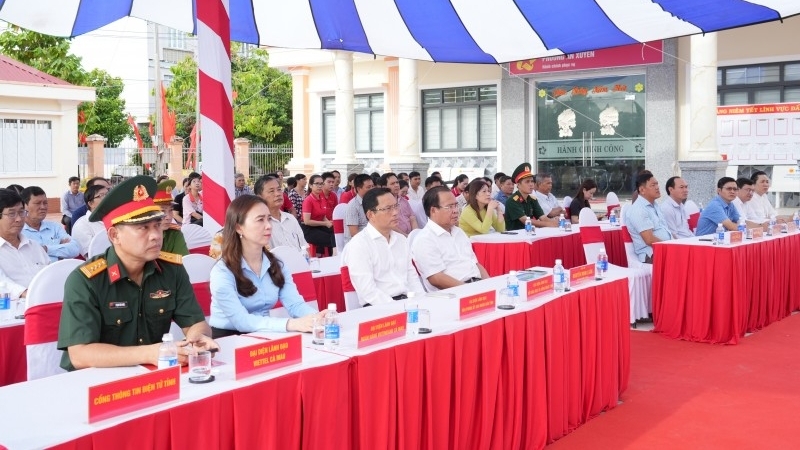 ខេត្ត Ca Mau ដាក់ឱ្យអនុវត្តសាកល្បង "គំរូឌីជីថលនៅមូលដ្ឋាន" ដោយនាំយកការផ្លាស់ប្តូរឌីជីថលទៅដល់គ្រប់ភូមិ និងសង្កាត់