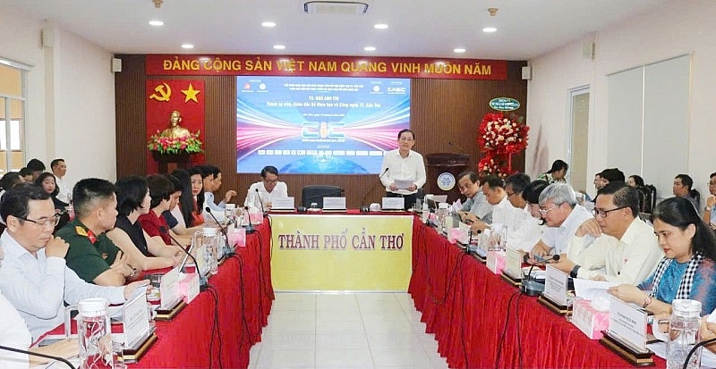 ទីក្រុង Can Tho ឆ្ពោះទៅរកការក្លាយជាមជ្ឈមណ្ឌលឡូជីស្ទិក និងនវានុវត្តន៍នៃតំបន់វាលទំនាបទន្លេមេគង្គ ទីក្រុង Can Tho ឆ្ពោះទៅរកការក្លាយជាមជ្ឈមណ្ឌលឡូជីស្ទិក និងនវានុវត្តន៍នៃតំបន់វាលទំនាបទន្លេមេគង្គ
