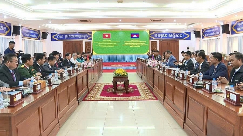ខេត្ត Gia Lai ធ្វើឱ្យជាក់ស្តែងនូវបណ្តាកិច្ចព្រមព្រៀងសហប្រតិបត្តិការឆ្នាំ ២០២៦ ជាមួយបណ្តាខេត្តភាគខាងត្បូងឡាវ និងភាគភូមិភាគឥសានកម្ពុជា