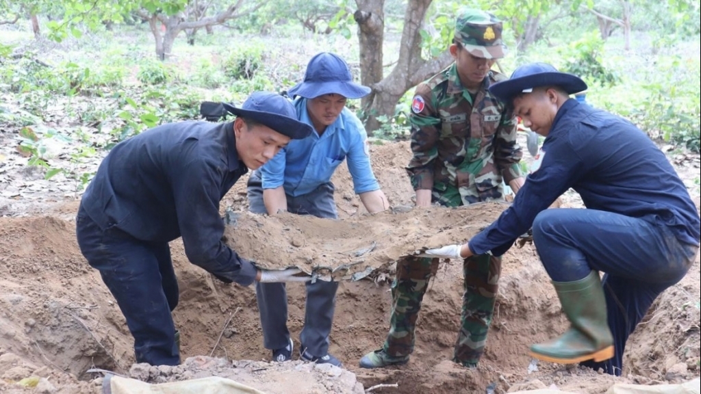 ដំណើរស្វែងរកមិត្តរួមប្រយុទ្ធក្នុងចំណោមព្រៃព្រឹក្សានៃប្រទេសកម្ពុជា
