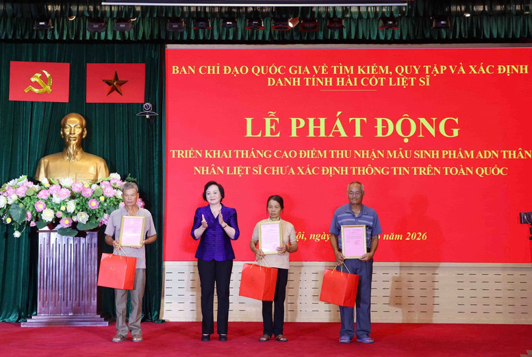 ឧបនាយករដ្ឋមន្ត្រី Pham Thi Thanh Tra បានបំផុសចលនាដំណាក់កាលគំហុកប្រមូលយក ADN បើកបន្ថែមឱកាសកំណត់អត្តសញ្ញាណយុទ្ធជនពលី