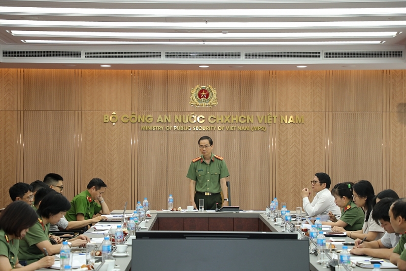 ធានាសិទ្ធិរបស់ពលរដ្ឋវៀតណាមនៅបរទេស - តួនាទីរបស់កងកម្លាំងនគរបាលប្រជាជន