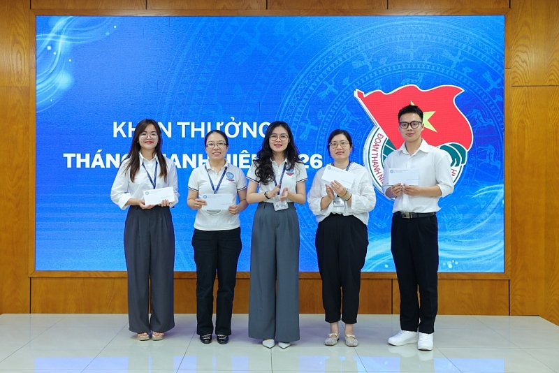 កសាងជួរកម្មាភិបាលវ័យក្មេងនៃសហភាពបណ្តាអង្គការមិត្តភាពវៀតណាមប្រកបដោយវីរភាពនិងភាពសកម្ម
