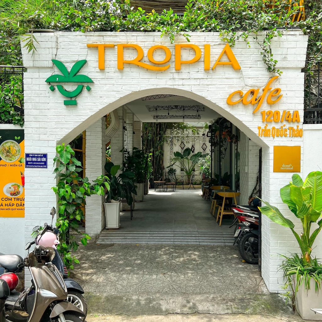 ស្វាគមន៍ថ្ងៃស្រស់ស្អាតនៅហាងកាហ្វេចំនួន ៤ ក្នុងសង្កាត់លេខ ៣