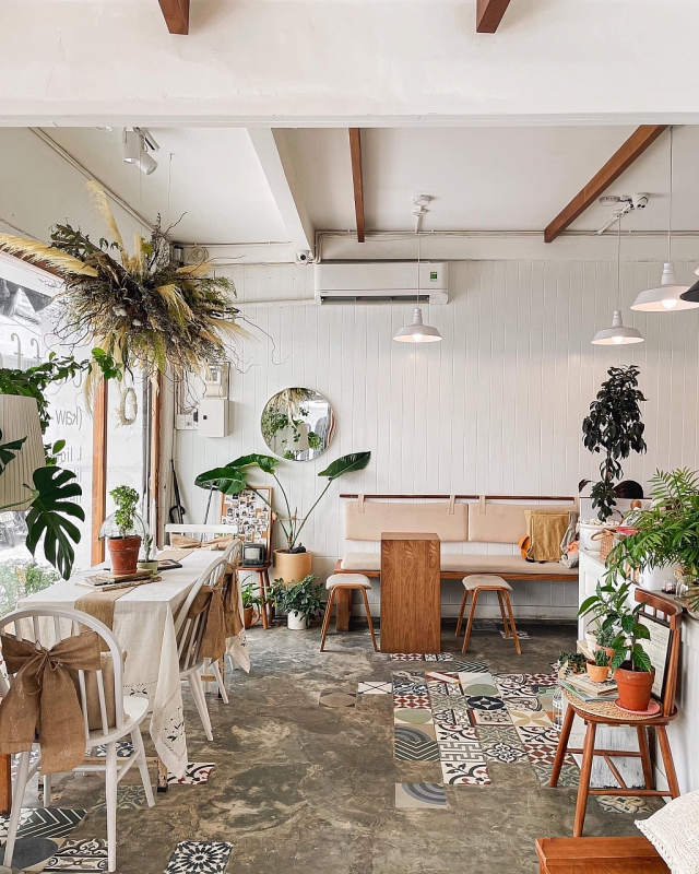 ស្វាគមន៍ថ្ងៃស្រស់ស្អាតនៅហាងកាហ្វេចំនួន ៤ ក្នុងសង្កាត់លេខ ៣