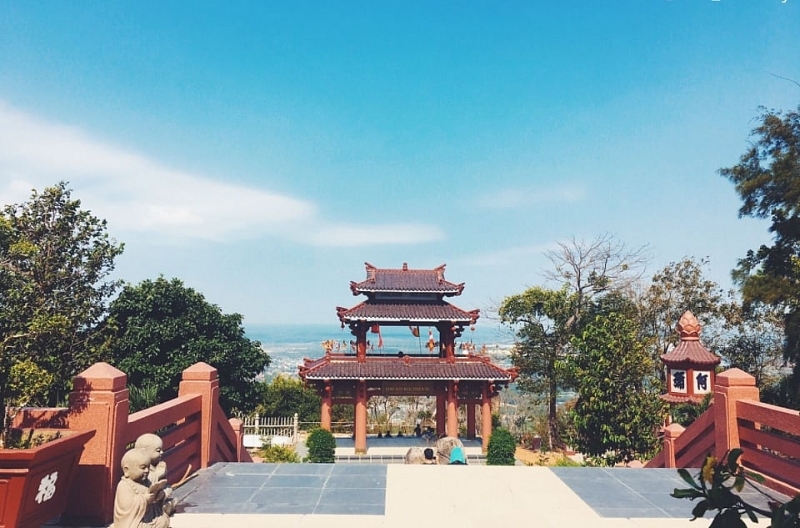 រូងភ្នំថ្ម Thi Vai​​ (វៀតណាម) ទាក់ទាញភ្ញៀវទេសចរណ៍បរទេស