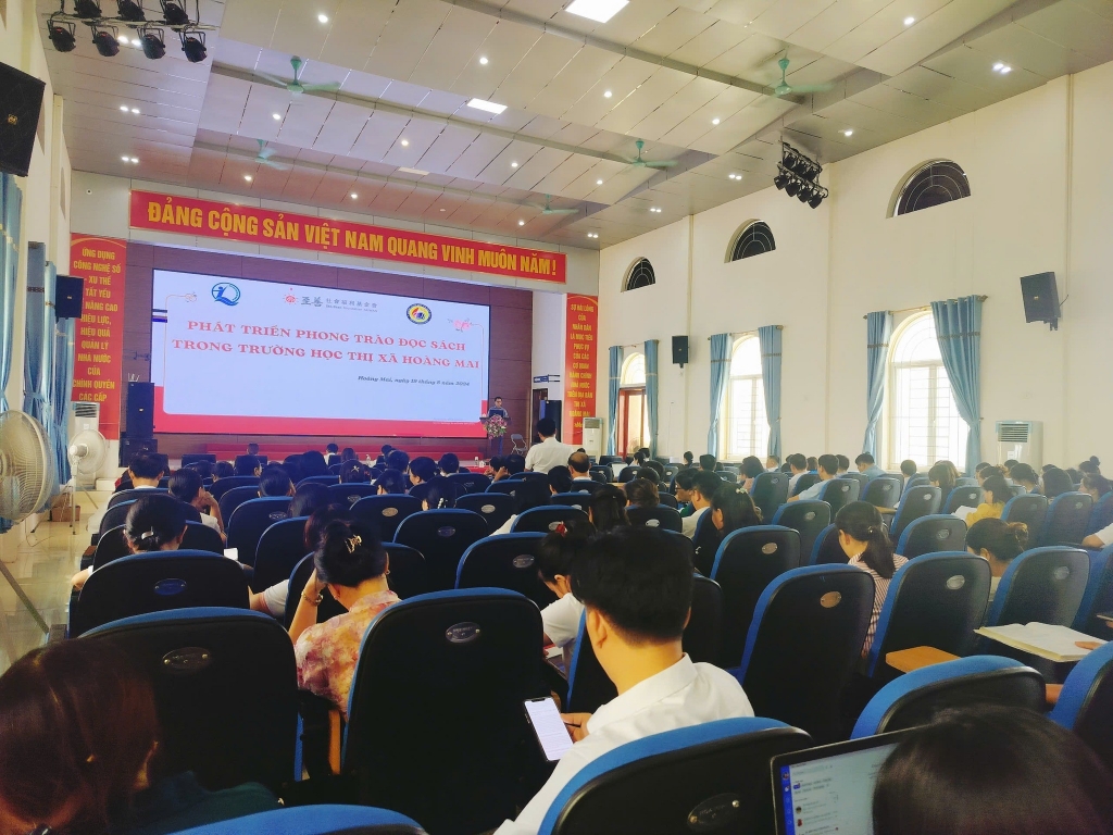 Zhi Shan Foundation៖ លើក​កម្ពស់​ចលនា​អំណាន​នៅ​តាម​សាលា​ក្នុង​ខេត្ត Nghe An