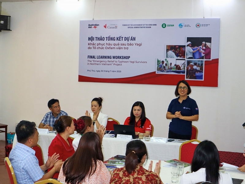 ការឆ្លើយតបគ្រោះមហន្តរាយត្រូវតែដើរទន្ទឹមគ្នាជាមួយនឹងការផ្តល់ជំនួយសង្គ្រោះបន្ទាន់ និងការស្តារជីវភាពរស់នៅប្រកបដោយនិរន្តរភាព ការឆ្លើយតបគ្រោះមហន្តរាយត្រូវតែដើរទន្ទឹមគ្នាជាមួយនឹងការផ្តល់ជំនួយសង្គ្រោះបន្ទាន់ និងការស្តារជីវភាពរស់នៅប្រកបដោយនិរន្តរភាព