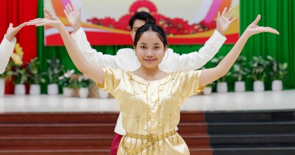 យុវជន​ជំនាន់​ក្រោយ​ថែរក្សា​ភាសា​វប្បធម៌​ខ្មែរ
