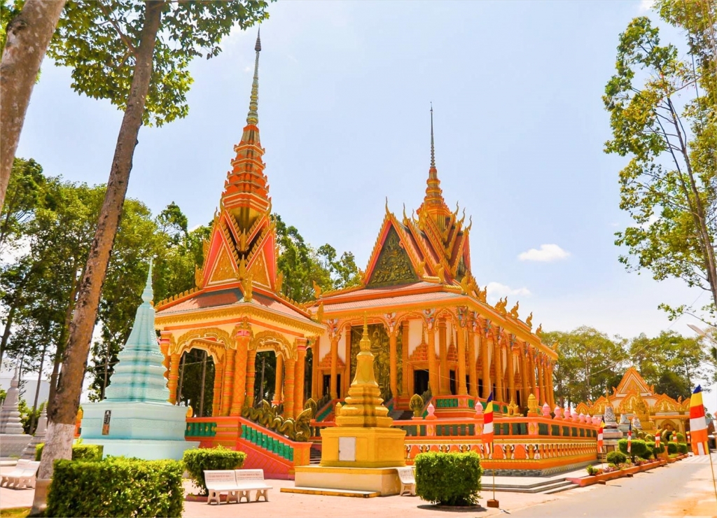 សម្រស់​វត្ត​ខ្មែរ​អាយុ​៥០០​ឆ្នាំ​ក្រោម​ម្លប់​ដើម​ឈើ​បុរាណ​នៅ​ក្រុង​ Can Tho