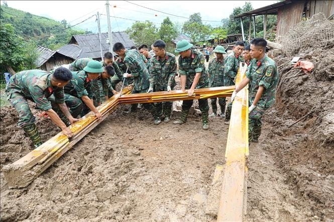 បែង​ចែក​ថវិកា​ចំនួន ១៣១ ពាន់​លាន​ដុង​ជួយ​ខេត្ត Nghe An, Dien Bien, Son La ដើម្បី​ជំនះ​ជំនន់​ជំនន់