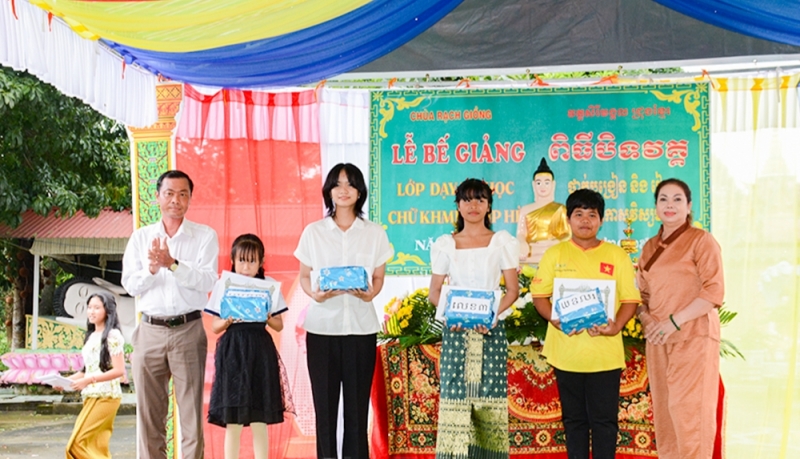 ពិធីបិទថ្នាក់រៀនរដូវក្តៅខ្មែរ៖ រក្សាភាសា និងអត្តសញ្ញាណជាតិ