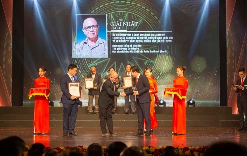 Pedro da Oliveira៖ ពីសាលបង្រៀន Sao Paulo ទៅស្ពានតភ្ជាប់វៀតណាម-ប្រេស៊ីល