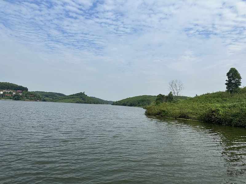 ដាស់សម្រស់លាក់កំបាំងនៃ 