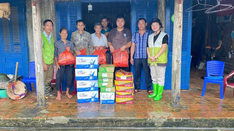 GNI បានប្រគល់សម្ភារៈសង្គ្រោះដល់គ្រួសារជិត ៥០០ នៅ Tuyen Quang, Ha Giang