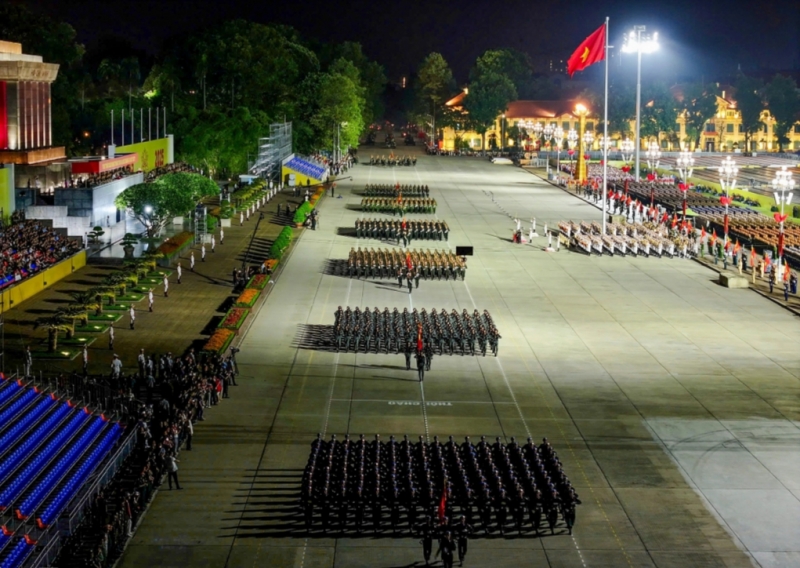 កងទ័ព​រុស្ស៊ី ឡាវ និង​កម្ពុជា ចូលរួម​ដង្ហែ​ក្បួន​យោធា​រួមគ្នា ដើម្បី​អបអរសាទរ​ទិវា​ជាតិ​នៃ​ថ្ងៃទី​២ ខែកញ្ញា​