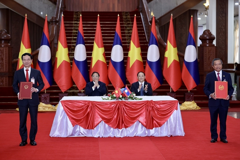 លោក Boviengkham Vongdara៖ ខ្ញុំ​ស្ងើច​សរសើរ​ចំពោះ​ការ​រីកចម្រើន និង​សាមគ្គីភាព​របស់​វៀតណាម