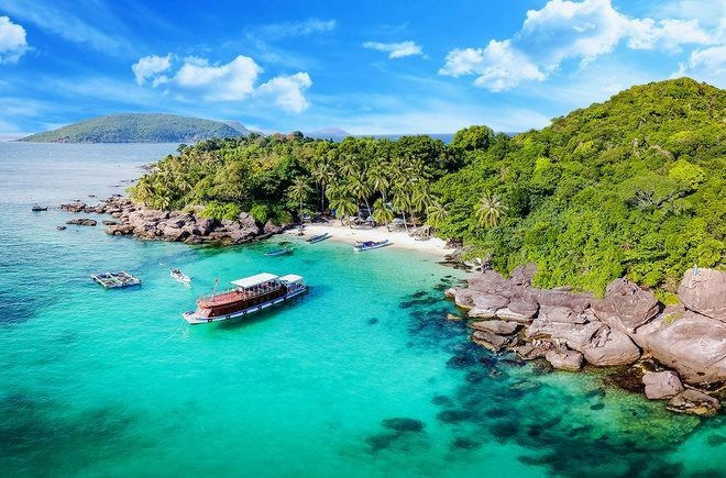Phát triển Côn Đảo thành khu du lịch sinh thái biển đảo và văn hóa-lịch  sử-tâm linh tầm cỡ quốc tế
