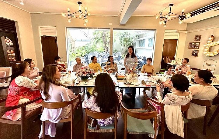 ជួបប្រាស្រ័យទាក់ទងជាមួយសហគមន៍ស្ត្រីវៀតណាមនៅស្រីលង្កា