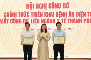 Can Tho ដាក់ពង្រាយកំណត់ត្រាវេជ្ជសាស្រ្ដអេឡិចត្រូនិកជាផ្លូវការឆ្ពោះទៅ "មន្ទីរពេទ្យឆ្លាតវៃ"