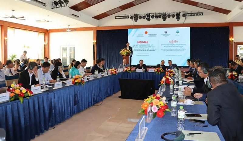 ខេត្ត An Giang ពង្រឹងទំនាក់ទំនងពាណិជ្ជកម្ម និងវិនិយោគជាមួយកម្ពុជា ខេត្ត An Giang ពង្រឹងទំនាក់ទំនងពាណិជ្ជកម្ម និងវិនិយោគជាមួយកម្ពុជា