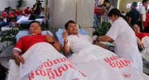 ប្រជាជនវៀតណាមជាច្រើនបានចូលរួមក្នុងកម្មវិធីបរិច្ចាគឈាមមនុស្សធម៌របស់ Viettel Campuchia