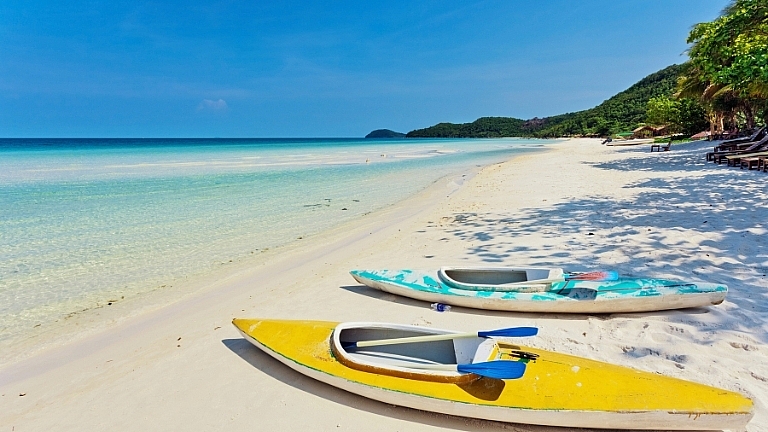 Lonely Planet ណែនាំការហែលទឹក ដំណើរកម្សាន្តតាមកោះ និងរថយន្តខ្សែកាបនៅ Phu Quoc