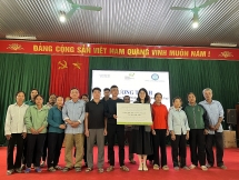 សម្ព័ន្ធអង្គការមិត្តភាពខេត្ត Phu Tho បានសម្របសម្រួលជាមួយអង្គការ Good Neighbors International Korea ដើម្បីចុះសួរសុខទុក្ខ និងផ្តល់ជំនួយដល់គ្រួសារក្រីក្រ