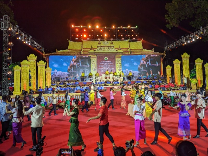 Soc Trang៖ សិល្បករ២០០នាក់ប្រគំតន្ត្រីខ្មែរ