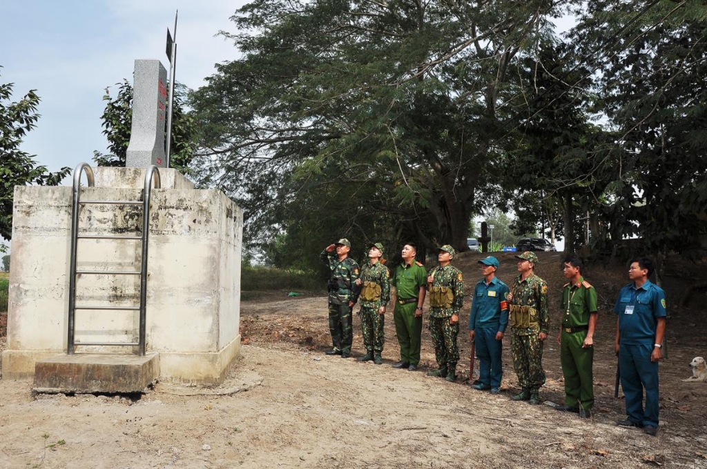 សហការ និងសម្របសម្រួលយ៉ាងជិតស្និទ្ធដើម្បីការពារសន្តិសុខ សណ្តាប់ធ្នាប់នៅតំបន់ព្រំដែនខេត្ត Long An