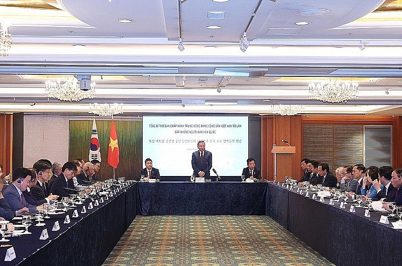 សម្ព័ន្ធអង្គការមិត្តភាពវៀតណាមចូលរួមយ៉ាងសកម្មក្នុង និងរៀបចំសកម្មភាពការបរទេសកម្រិតខ្ពស់នៅបរទេស