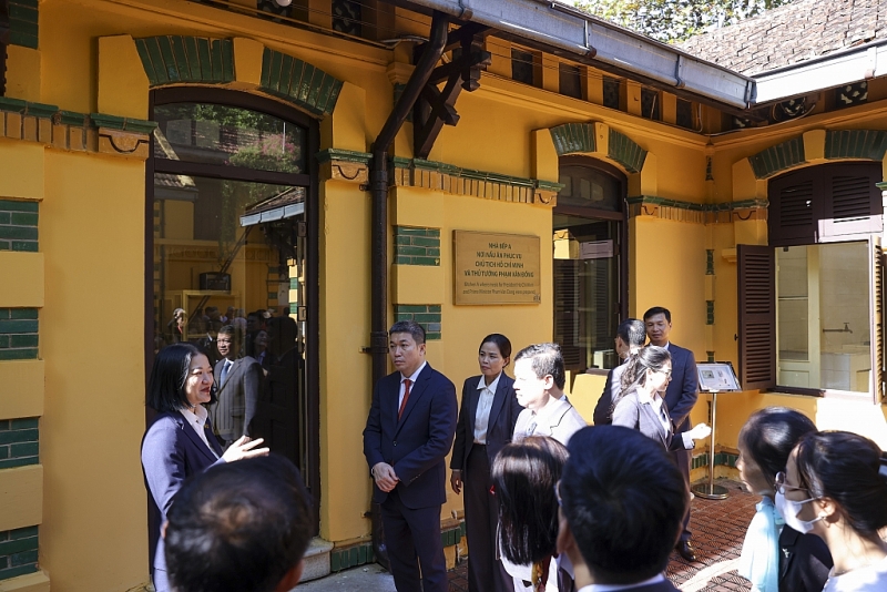 សម្ព័ន្ធអង្គការមិត្តភាពវៀតណាមរាយការណ៍អំពីការងារជូនពូ Ho ក្នុងឱកាសខួបលើកទី ៧៥ នៃទិវាប្រពៃណី