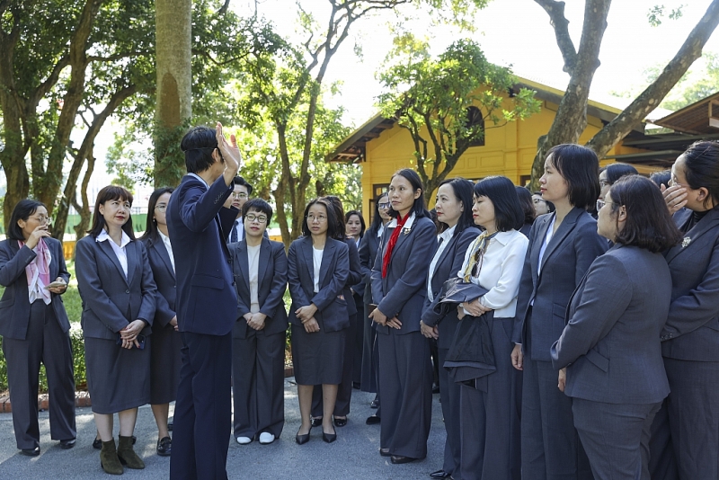 សម្ព័ន្ធអង្គការមិត្តភាពវៀតណាមរាយការណ៍អំពីការងារជូនពូ Ho ក្នុងឱកាសខួបលើកទី ៧៥ នៃទិវាប្រពៃណី