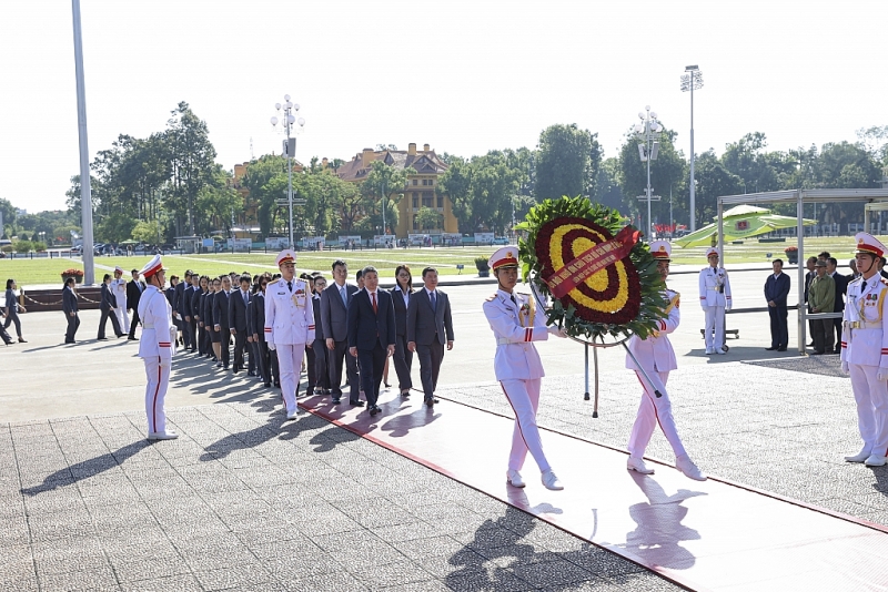 សម្ព័ន្ធអង្គការមិត្តភាពវៀតណាមរាយការណ៍អំពីការងារជូនពូ Ho ក្នុងឱកាសខួបលើកទី ៧៥ នៃទិវាប្រពៃណី