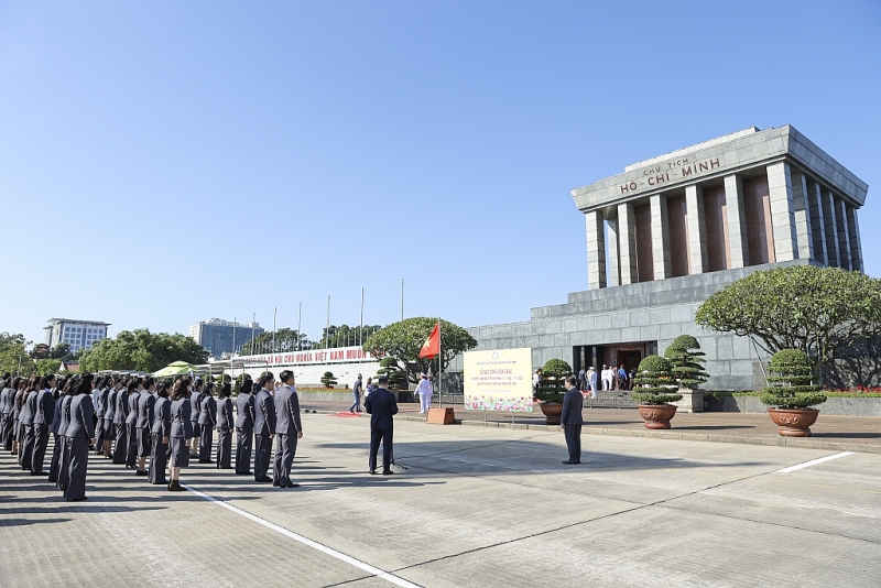 សម្ព័ន្ធអង្គការមិត្តភាពវៀតណាមរាយការណ៍អំពីការងារជូនពូ Ho ក្នុងឱកាសខួបលើកទី ៧៥ នៃទិវាប្រពៃណី