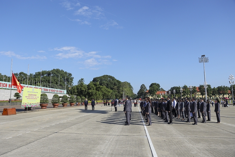 សម្ព័ន្ធអង្គការមិត្តភាពវៀតណាមរាយការណ៍អំពីការងារជូនពូ Ho ក្នុងឱកាសខួបលើកទី ៧៥ នៃទិវាប្រពៃណី