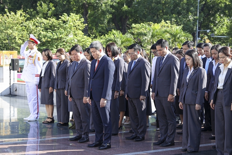 សម្ព័ន្ធអង្គការមិត្តភាពវៀតណាមរាយការណ៍អំពីការងារជូនពូ Ho ក្នុងឱកាសខួបលើកទី ៧៥ នៃទិវាប្រពៃណី