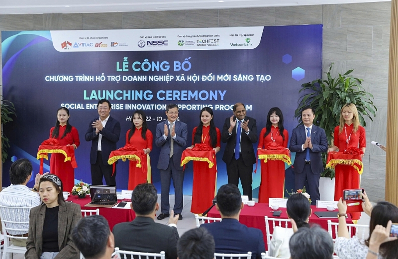 ការទូតសេដ្ឋកិច្ច៖ ទស្សនៈពីសកម្មភាពរបស់សមាគមមិត្តភាពវៀតណាម-សិង្ហបុរី ការទូតសេដ្ឋកិច្ច៖ ទស្សនៈពីសកម្មភាពរបស់សមាគមមិត្តភាពវៀតណាម-សិង្ហបុរី