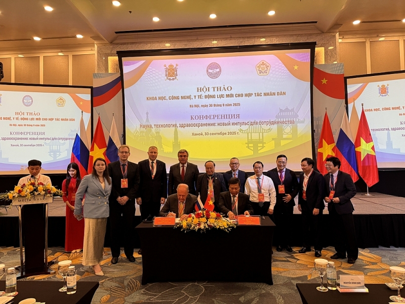 ការលើកកម្ពស់ទំនាក់ទំនងប្រជាជនវៀតណាម-អឺរ៉ុប៖ ចាប់ពីការតភ្ជាប់អ្នកជំនាញ និងអ្នកប្រាជ្ញ រហូតដល់កិច្ចសហប្រតិបត្តិការវិទ្យាសាស្ត្រ និងបច្ចេកវិទ្យា