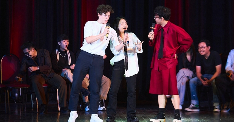 ជនជាតិលោកខាងលិចបីនាក់ជាឯកអគ្គរដ្ឋទូតភាសាវៀតណាម ជនជាតិលោកខាងលិចបីនាក់ជាឯកអគ្គរដ្ឋទូតភាសាវៀតណាម